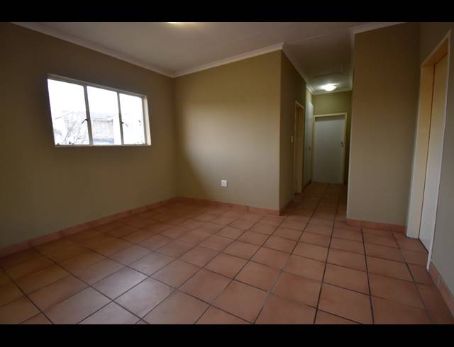 3 BEDROOM TOWNHOUSE FOR SALE IN NOORDHANG